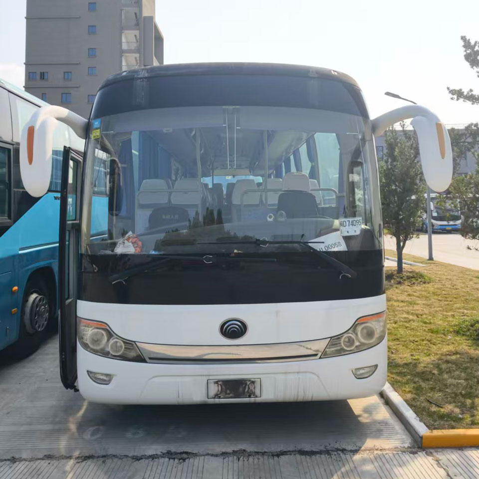 宇通65座柴油二手客车1