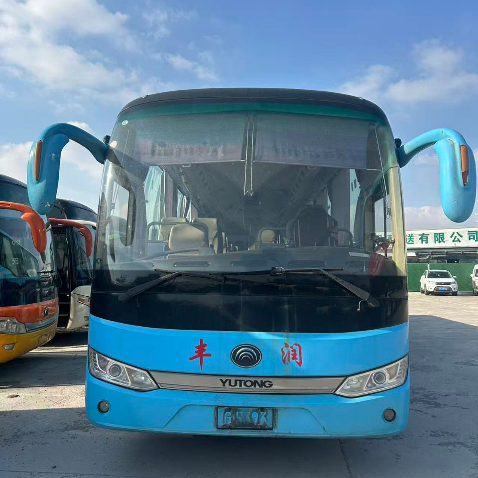 宇通60座柴油二手客车
