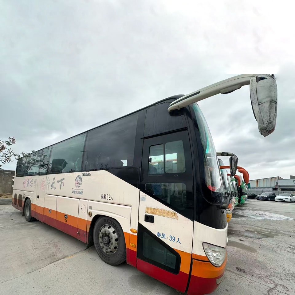 宇通39座柴油二手客车