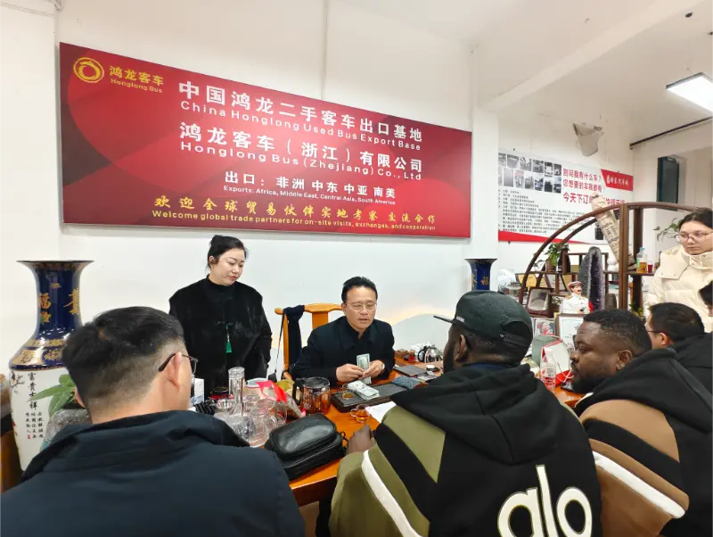 仅仅半天的实地考察后就达成了交易；刚果客户对中国宏隆的专业能力投下了信任票。