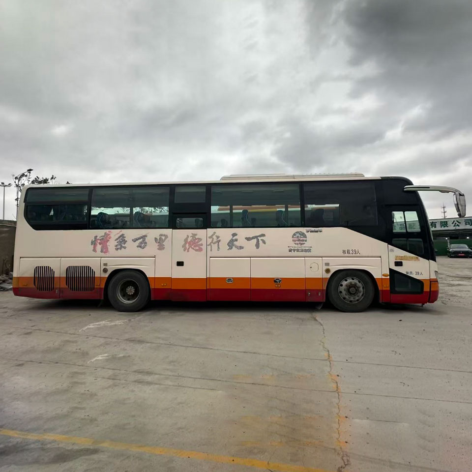 宇通39座柴油二手客车