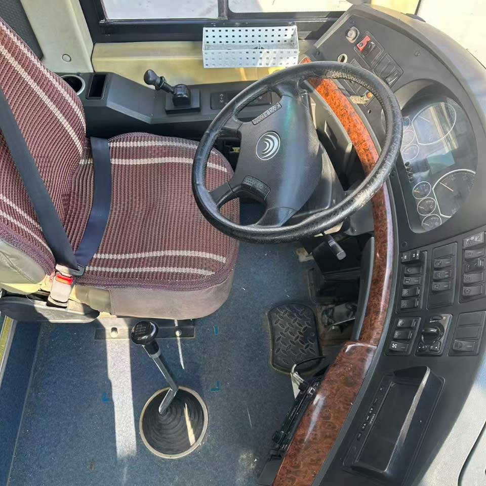 宇通60座柴油二手客车