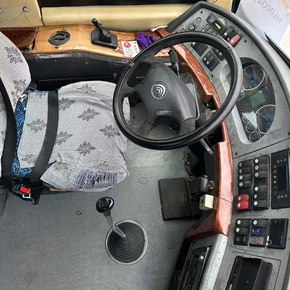 宇通39座柴油二手客车