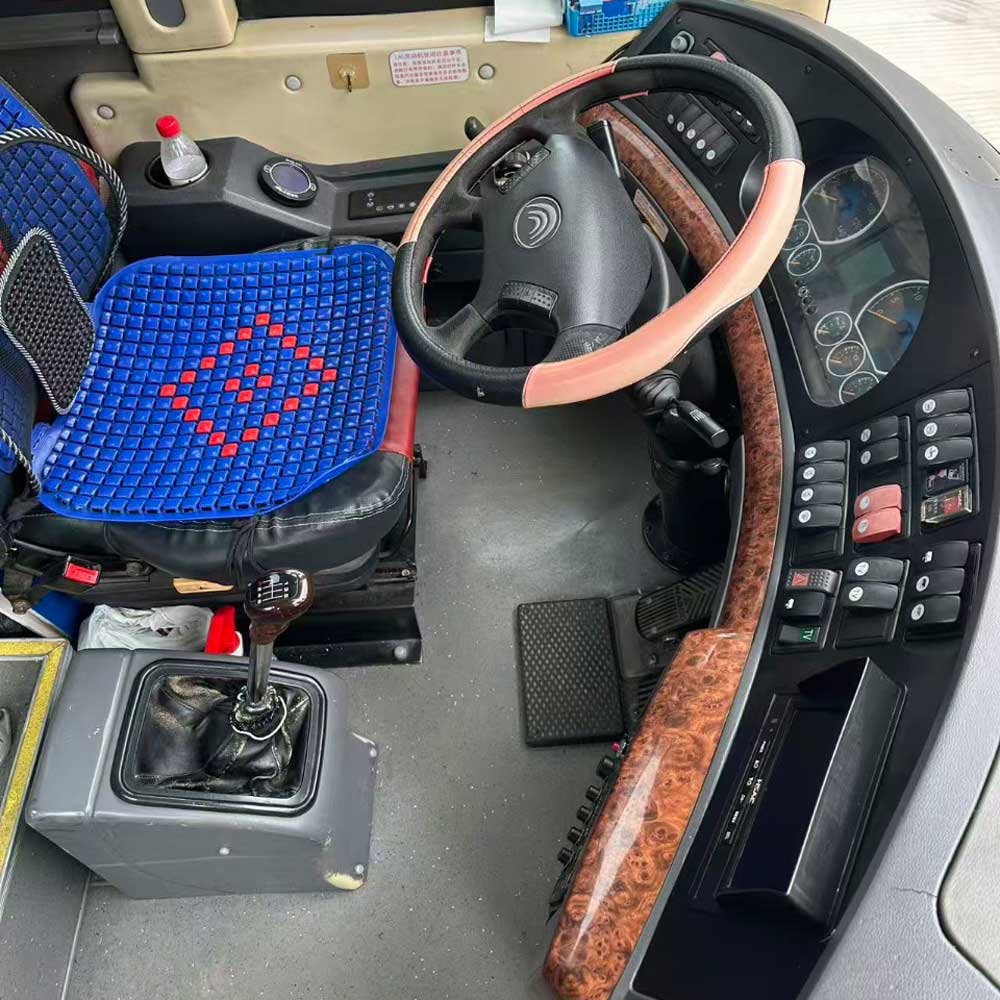 宇通53座二手柴油客车